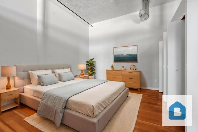Building Photo - One-of-a-Kind Tejon Street Condo in Unbeatable Location! No Utility Setup Required!