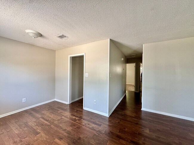 Building Photo - Cozy Living in a Quiet Augusta Community