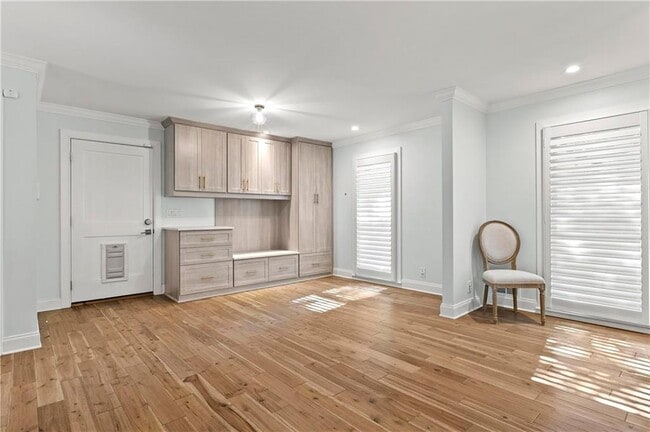 Building Photo - 4820 Powers Ferry Rd NW