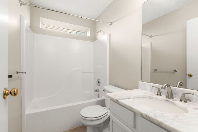 Building Photo - Highly sought after Chesney Glen division. 3 bedroom 2.5 Bath home in hermitage.