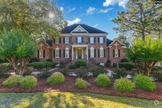 Building Photo - Stunning 5 Bedroom 3 Full Bath and 2 Half ...