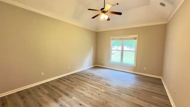 Building Photo - 4792 White Pass Dr