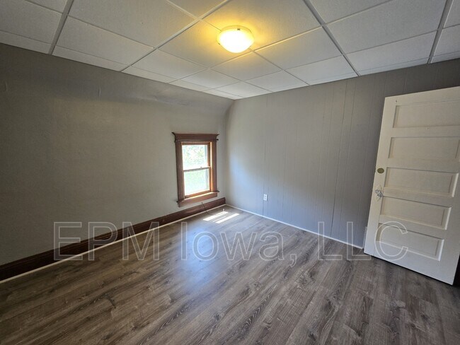 Building Photo - 1311 W 2nd St