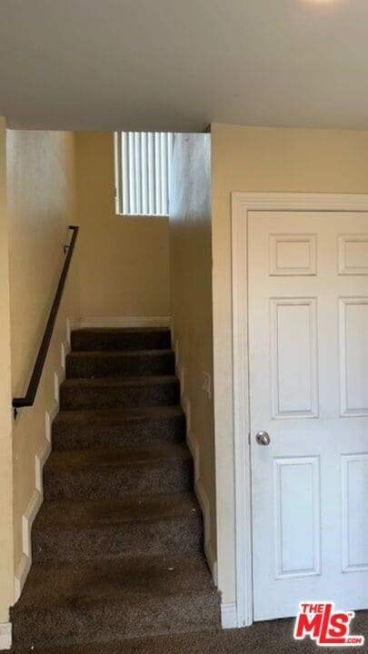 Building Photo - 1161 E 40th Pl