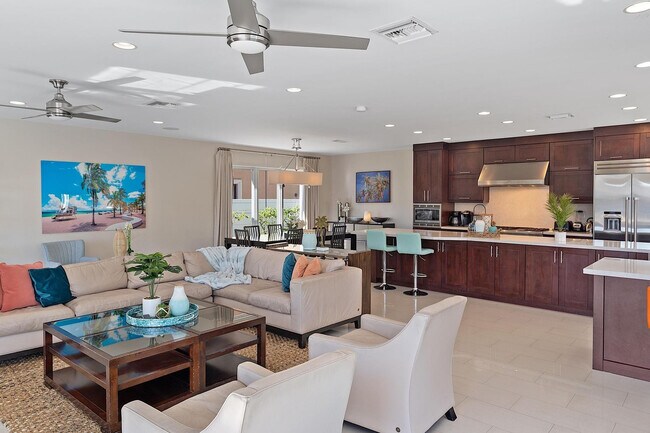 Building Photo - 3050 NE 43rd St