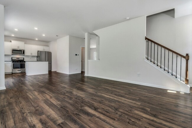 Building Photo - 305 Woodnettle Ln