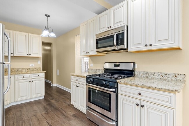 Building Photo - 552 W Cullerton St