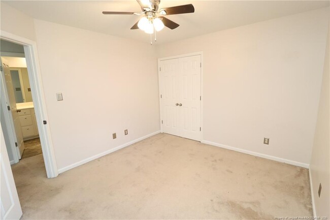 Building Photo - 203 Abbey Oak Ln