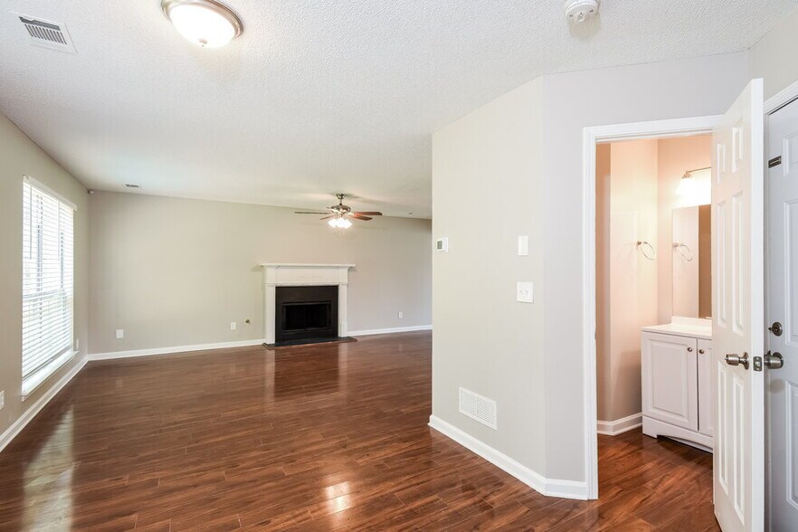 Building Photo - 2311 McMurry Dr