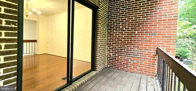 Building Photo - 8729 Sheridan Farms Ct