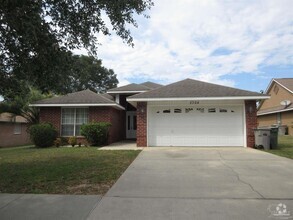 Building Photo - 2304 Caddy Shack Ln