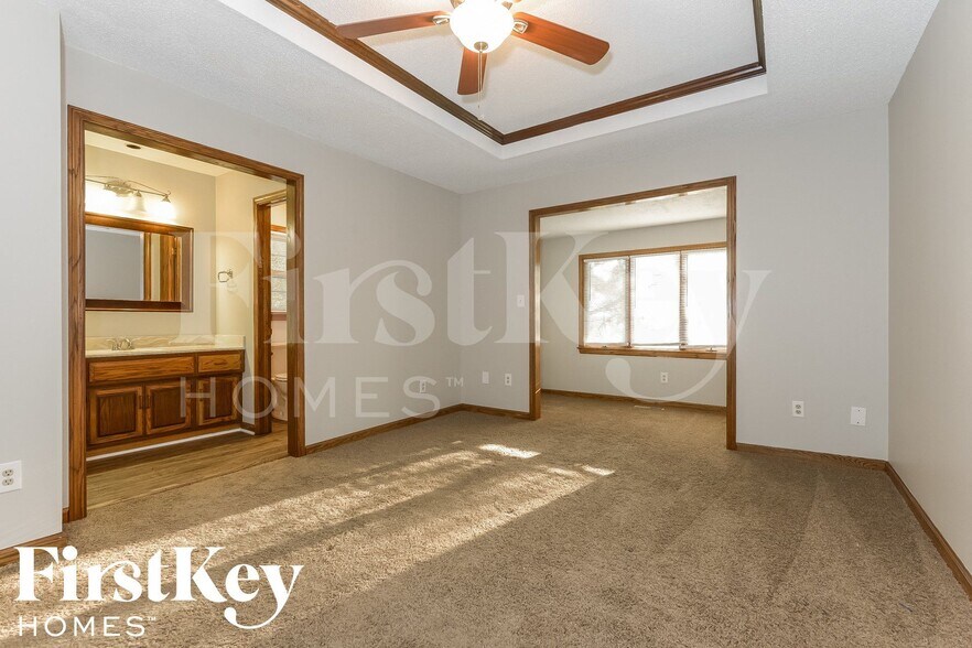 Building Photo - 5817 N Indiana Ave