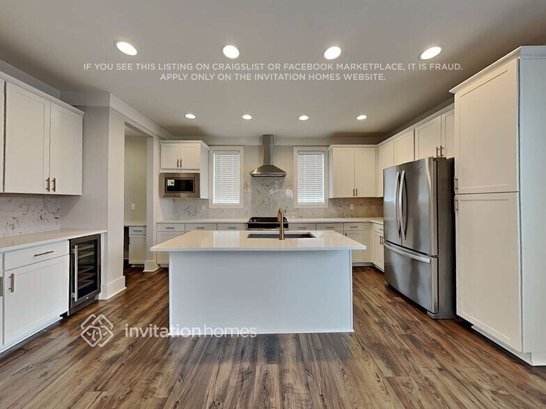 Building Photo - 256 Founders Ln