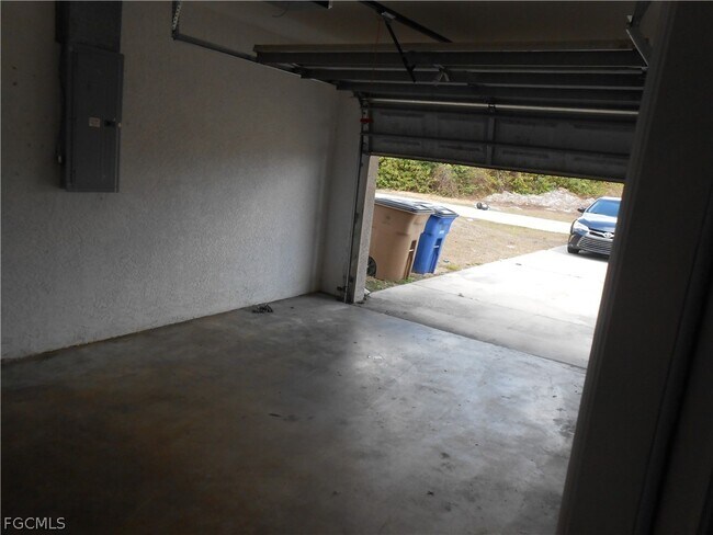 Building Photo - 202 Hightower Ave S