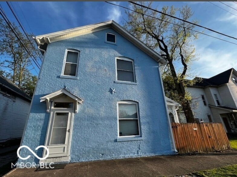 Primary Photo - 415 Oak St