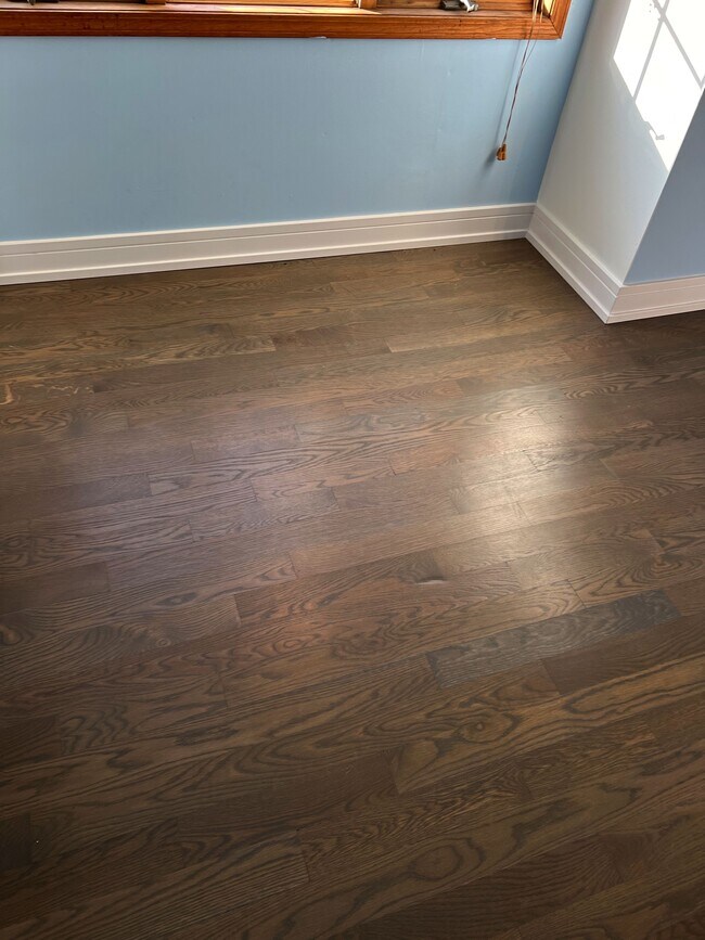 Building Photo - 220 N Graylynn Dr