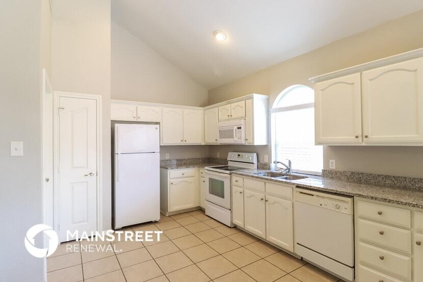 Building Photo - 10621 Big Oak Dr