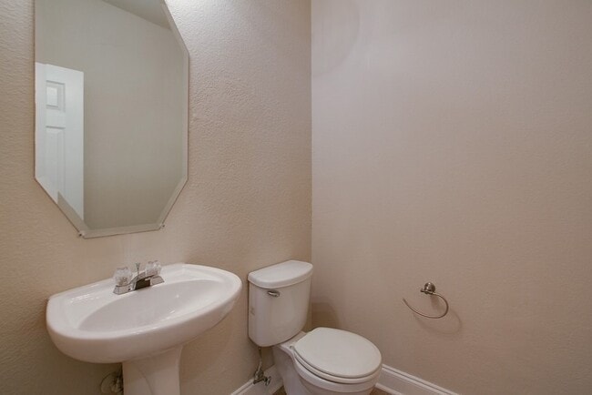 Building Photo - 11808 Pinyon Pine Dr