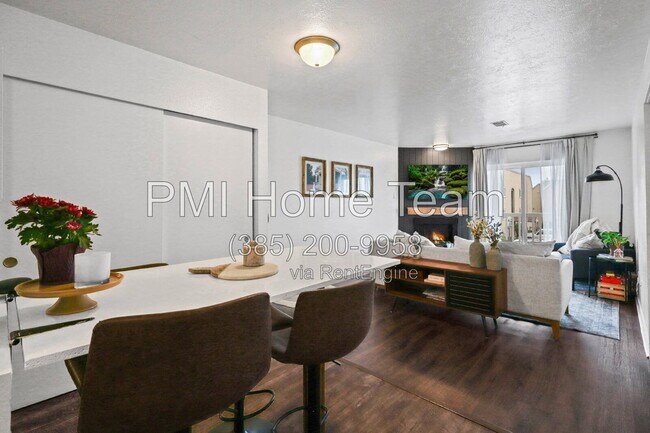 Building Photo - 5630 Meadow Ln