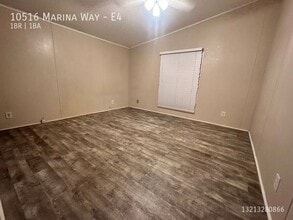 Building Photo - 10516 Marina Way