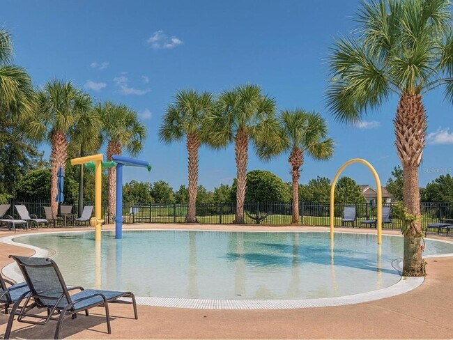 Building Photo - 5518 Thomas Square Dr