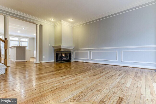 Building Photo - 953 Harrison Cir