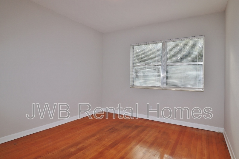 Building Photo - 6474 Fordham Cir E
