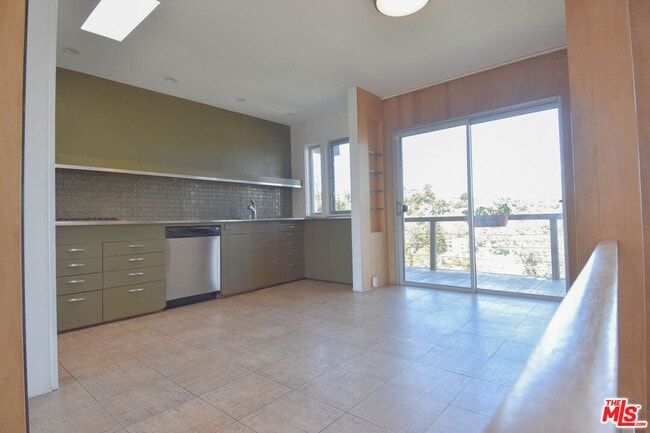 Building Photo - 8895 Appian Way