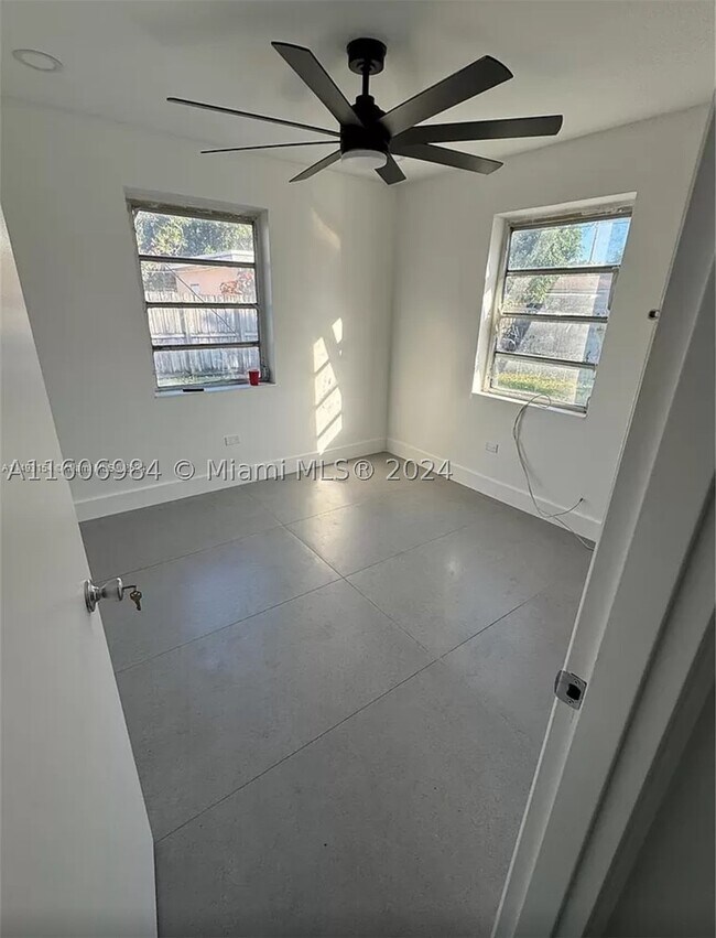 Building Photo - 110 NW 120th St