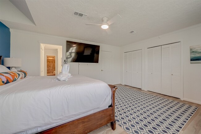 Building Photo - 510 Surf Oaks Dr