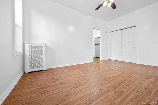 Building Photo - 933 Saratoga Ave