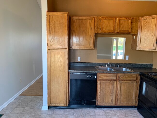 Building Photo - 115 Rough River Run