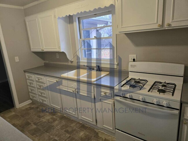 Building Photo - Gorgeous and Cozy 3 bed in Saginaw, Available now!