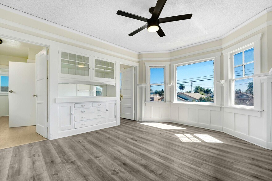 Primary Photo - 4626 Wall St