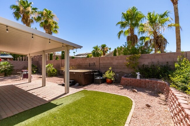 Building Photo - IMMACULATE & IMMEDIATE OCCUPANCY 3BEDROOM GREEN VALLEY BEAUTY!