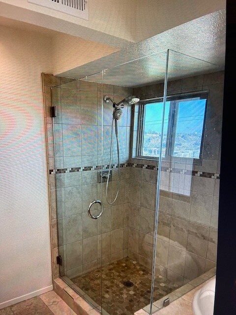 Principal Bath - 6765 Fashion Hills Blvd