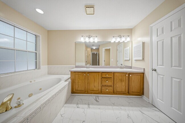 Building Photo - 1535 Breamstone Ridge