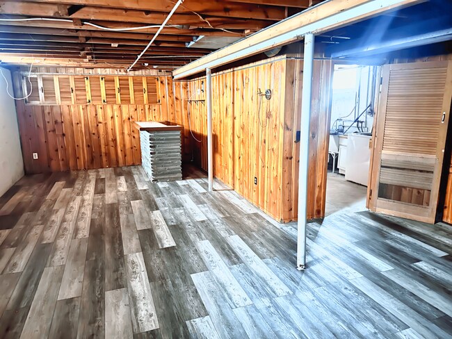 Building Photo - 115 Burben Way