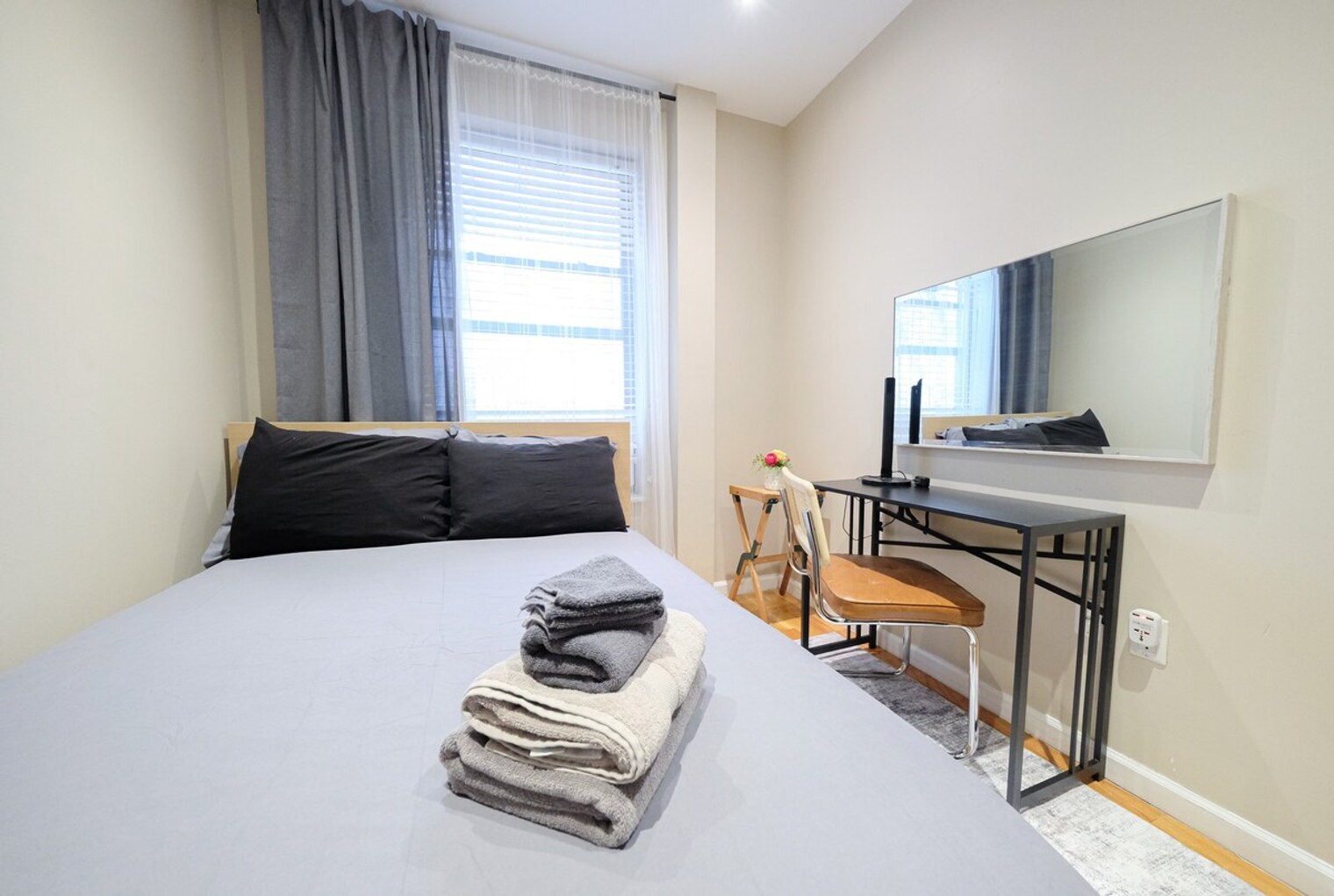 Building Photo - 5 W 101st St