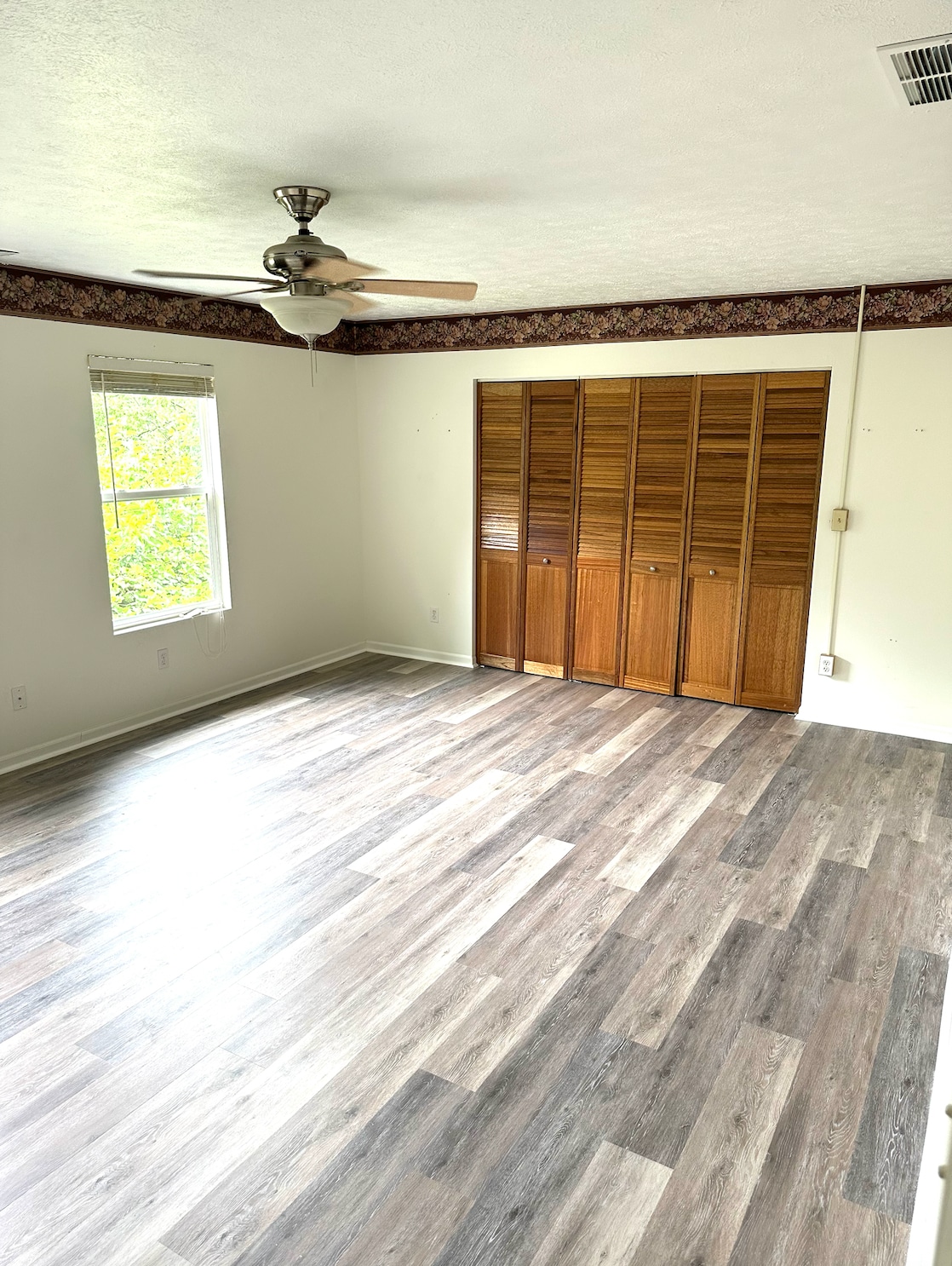 Building Photo - 1119 W 8th St