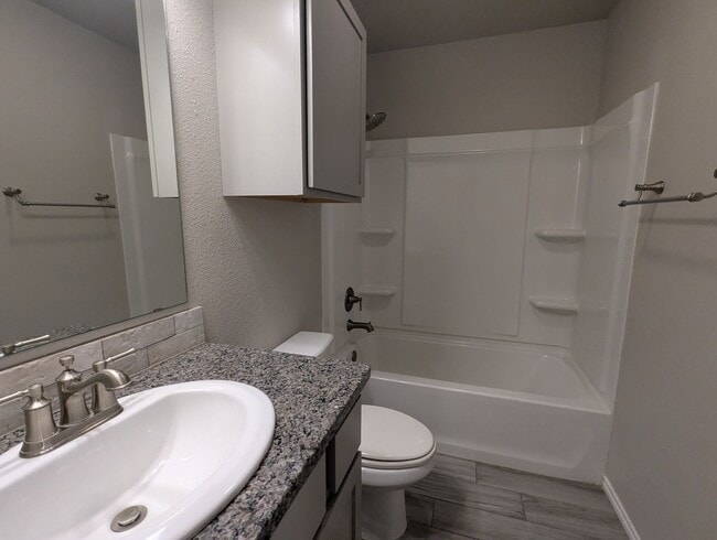 Building Photo - Beautiful Maintained home in Bellfarms