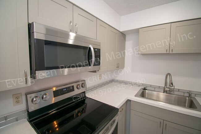 Building Photo - 1705 Heatheridge Rd