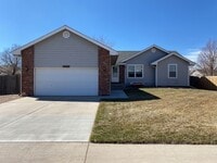 Building Photo - 4 Bed 2.5 Bath Home in Windsor