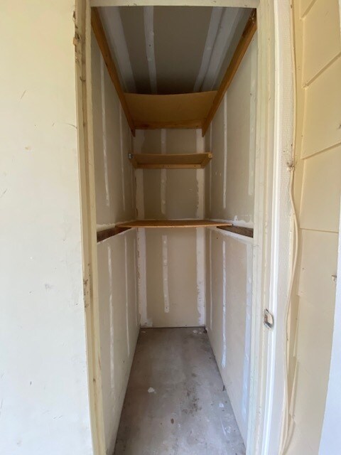 deep outside storage - 1501 Woodlake Dr