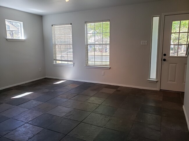 Building Photo - 2205 Melissa Oaks Ln