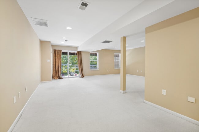 Building Photo - 14 Cannon Ct
