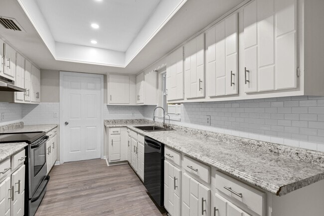 Building Photo - 7907 Sebastian Rd