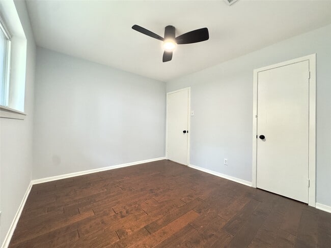 Building Photo - 1415 Mapleton Dr