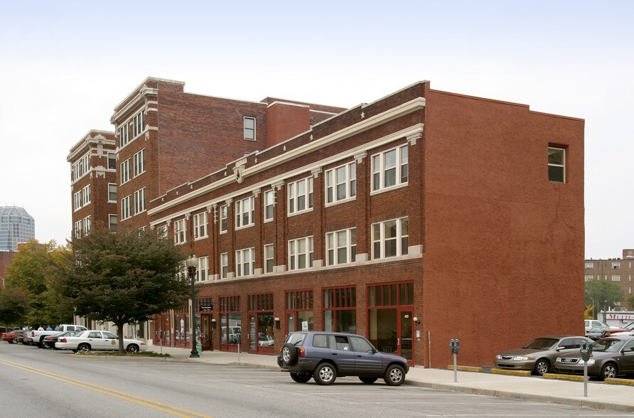 The Davlan - Hoosier Retail Flats