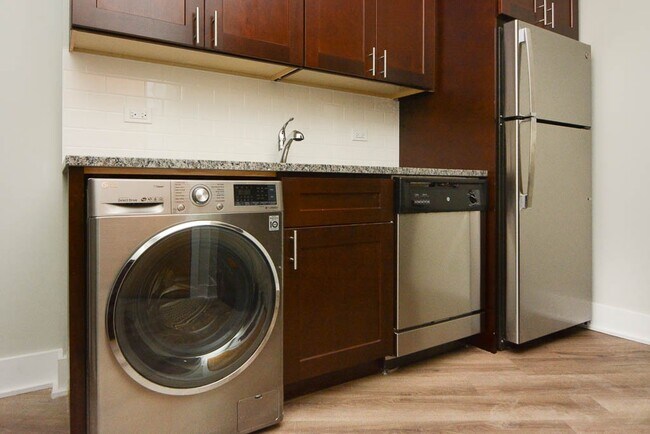 Building Photo - 730 St Johns Ave